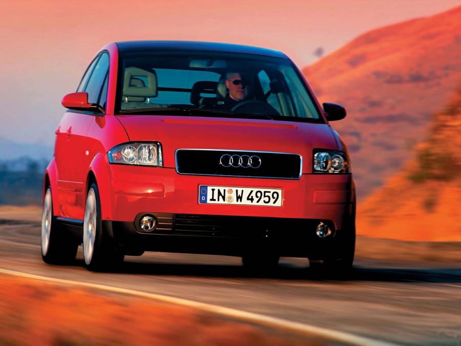  Audi A2 1.6 FSI 2002 года  (WW) (фото 6 из 16)